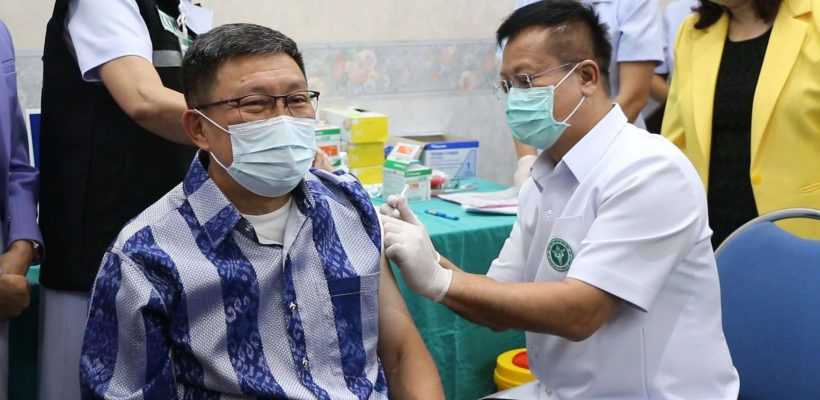 ขอนแก่น ผู้ว่าฯประเดิมเข็มแรกวัคซีนโควิด19 "ซิโนแวค" จากจีน พร้อมเผยประกาศงดการแสดงคอนเสริต์ต่างๆเด็ดขาด (มีคลิป)